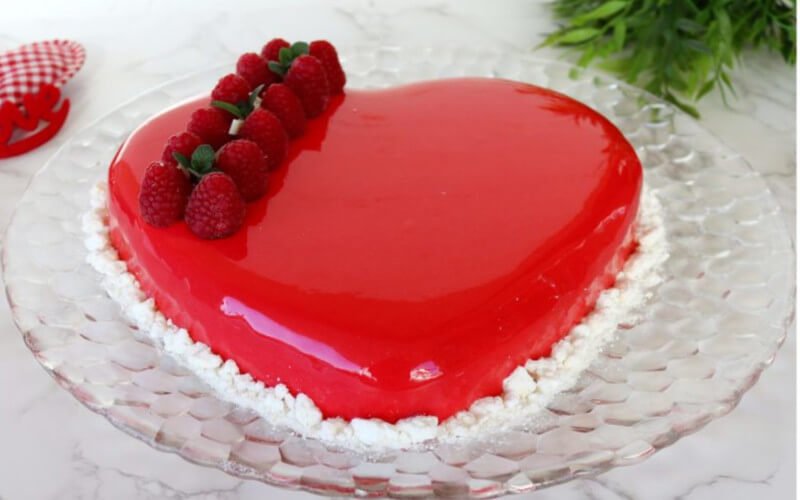 Gâteau cœur avec glaçage miroir