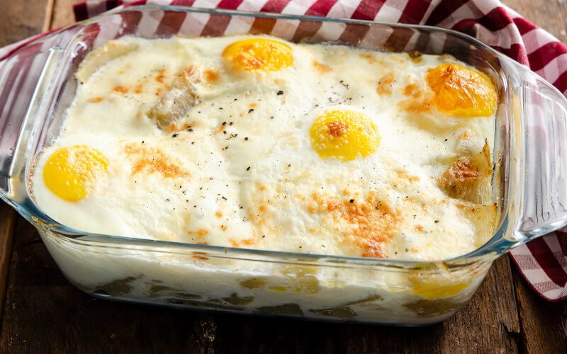 Fenouil au four avec mozzarella et œufs: une délicieuse recette italienne facile et rapide