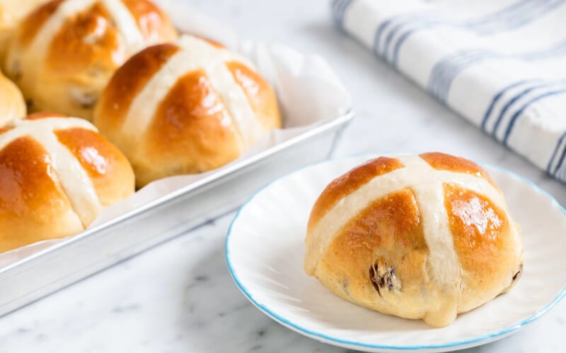 Petits pains moelleux aux raisins secs