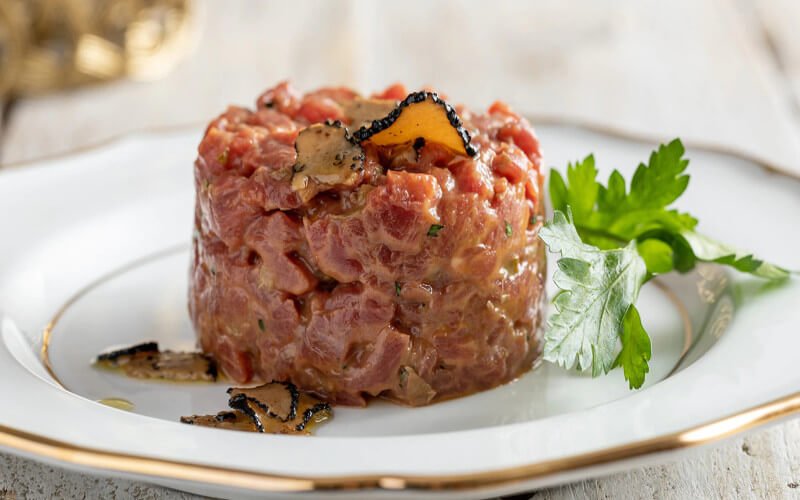 Tartare de bœuf gourmand à la truffe noire