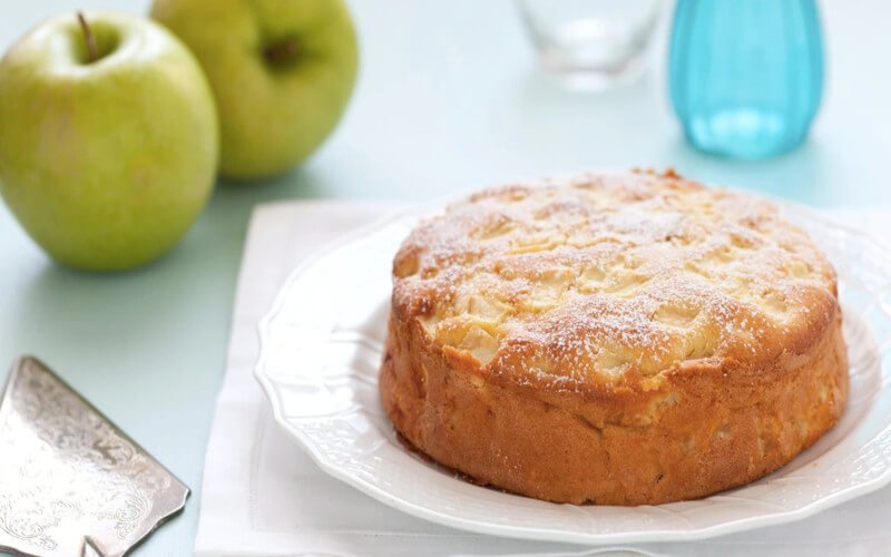 Gâteau moelleux aux pommes facile et rapide