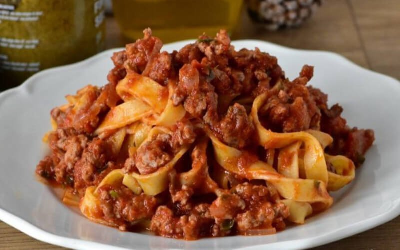 Recette de Tagliatelles au jus de saucisse : un plat savoureux et facile à préparer !